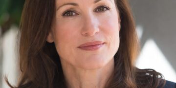 Molly Bloom Net Worth: Inside the Finances of the Real-Life Icon Behind Molly’s Game
